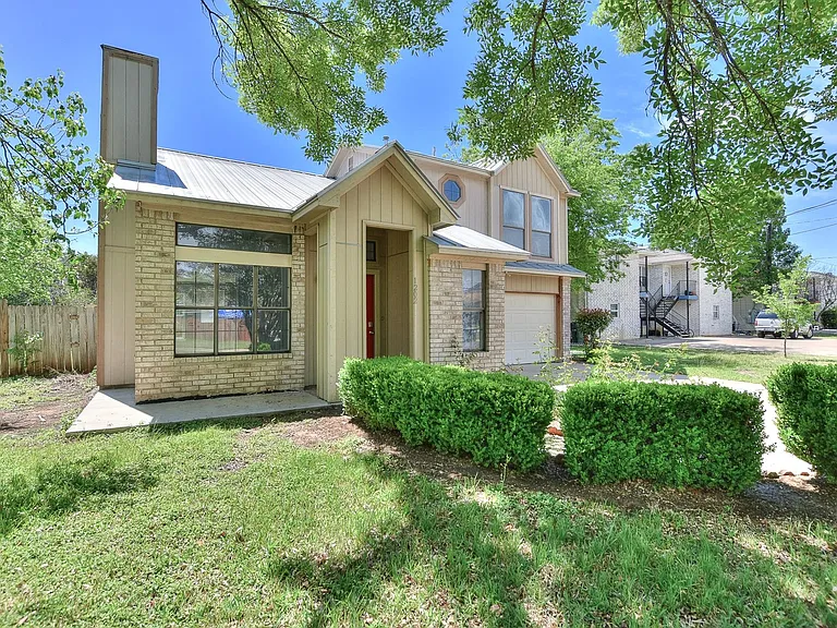 1202 Southwalk St — Photo 4