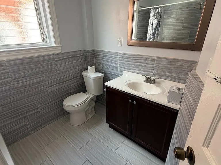 64 W Sharpnack St — Photo 21