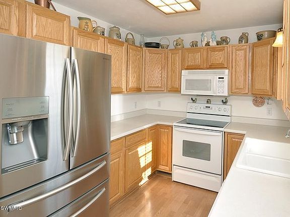 4th image of 28308 S Shore Dr