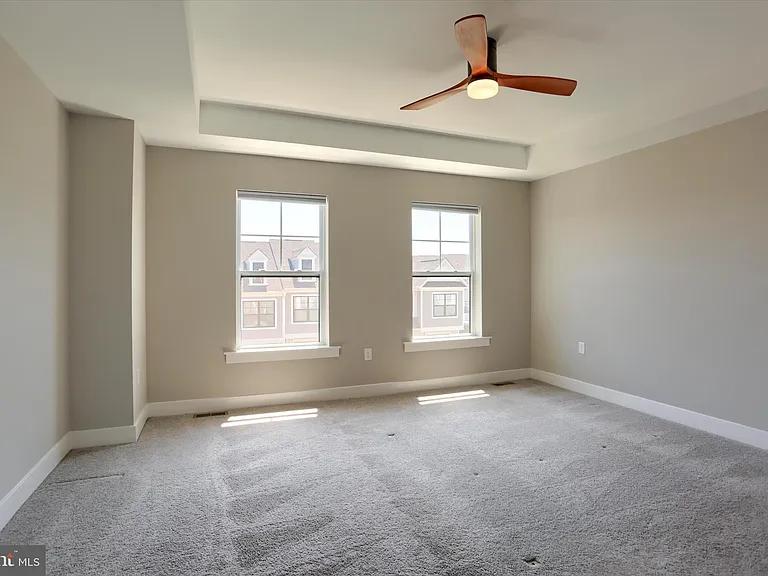 320 Walnut St — Photo 13