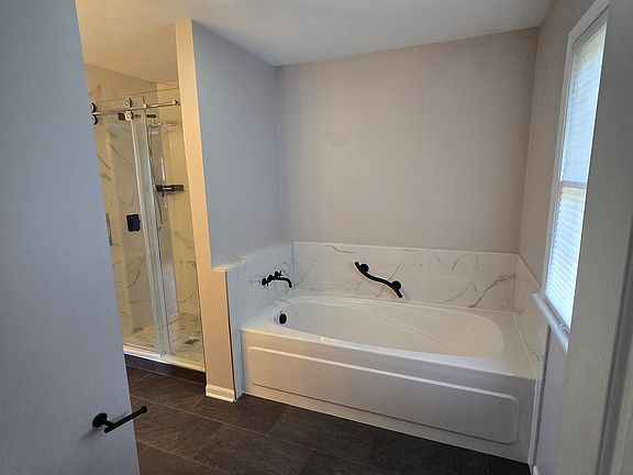 3rd image of 109 E 5th St