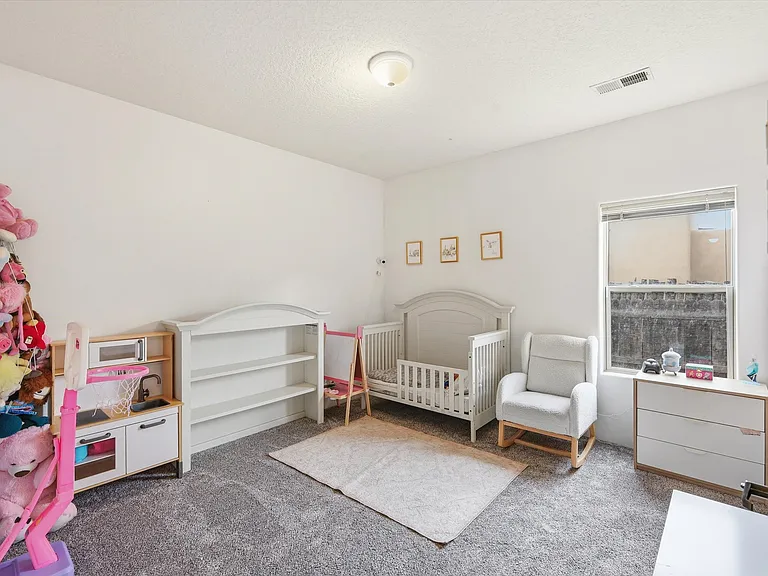 3224 Nizhoni Dr — Photo 10