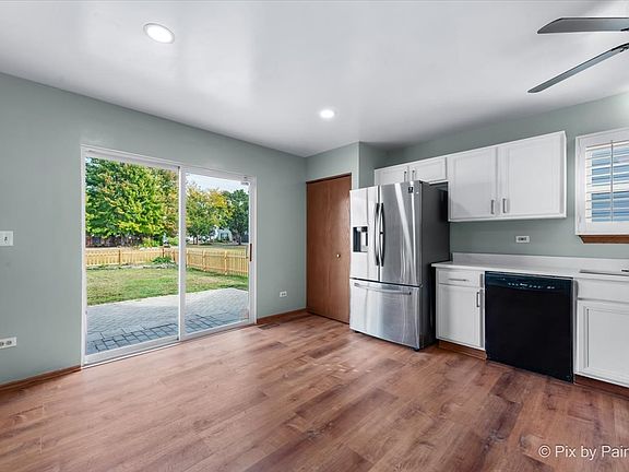 5th image of 2076 Longwood Ct
