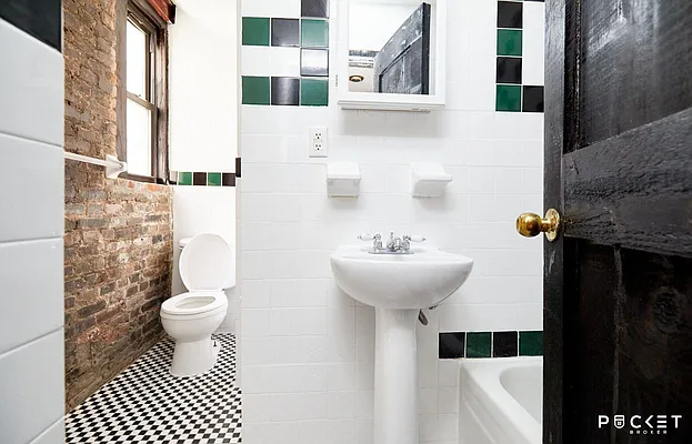 Rented by PocketBroker Inc | media 20