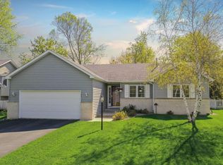 909 Juniper Ave, Northfield, MN 55057