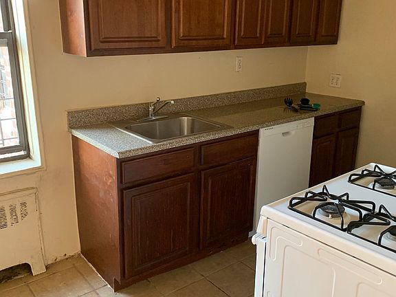 3rd image of 13905 85th Dr APT 5C