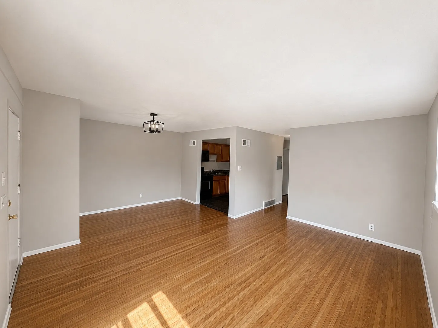 2 bed, $1,295 — Photo 3