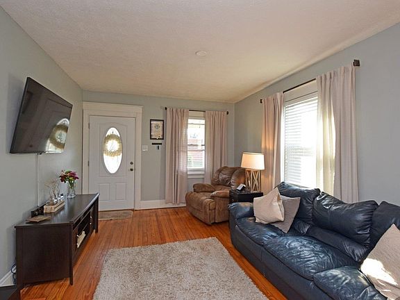 5th image of 3707 Carlton St