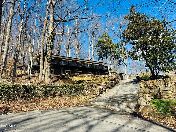 2nd image of 2 Rovan Cir