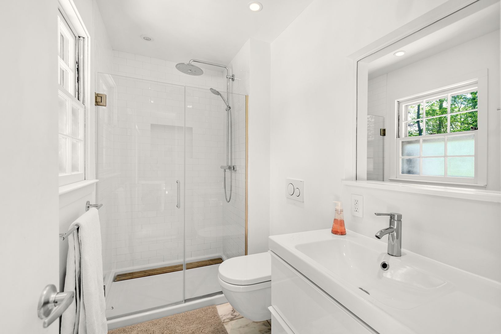  Brand New En-Suite Bathroom