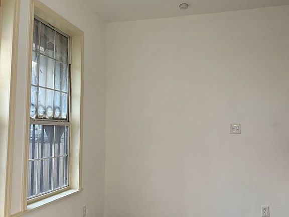 3rd image of 15A N Stiles St #2