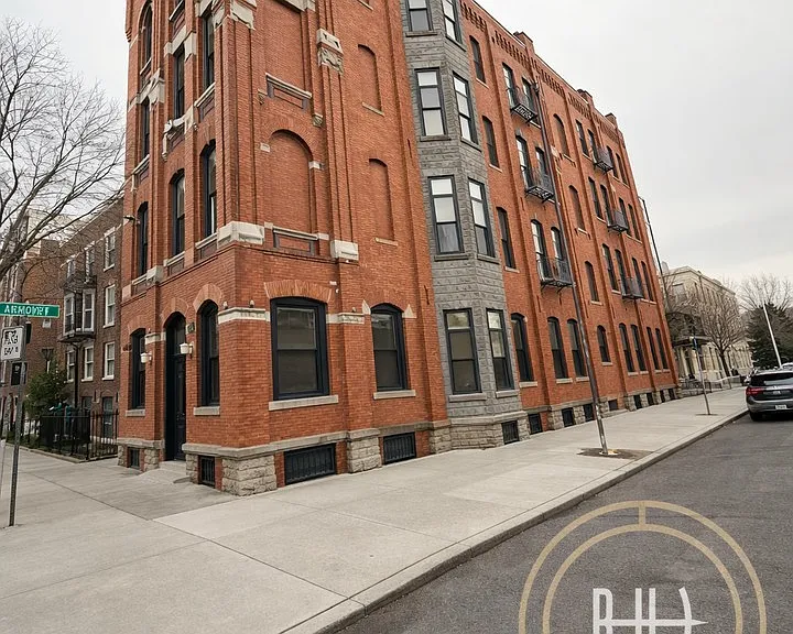 1481 W Erie St #2R — Photo 1