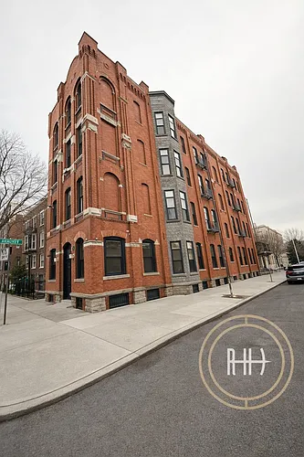 1481 W Erie St #2R Photo 1