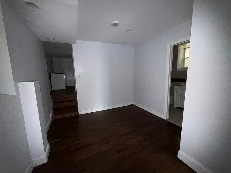 150 McAdoo Ave #1E — Photo 5