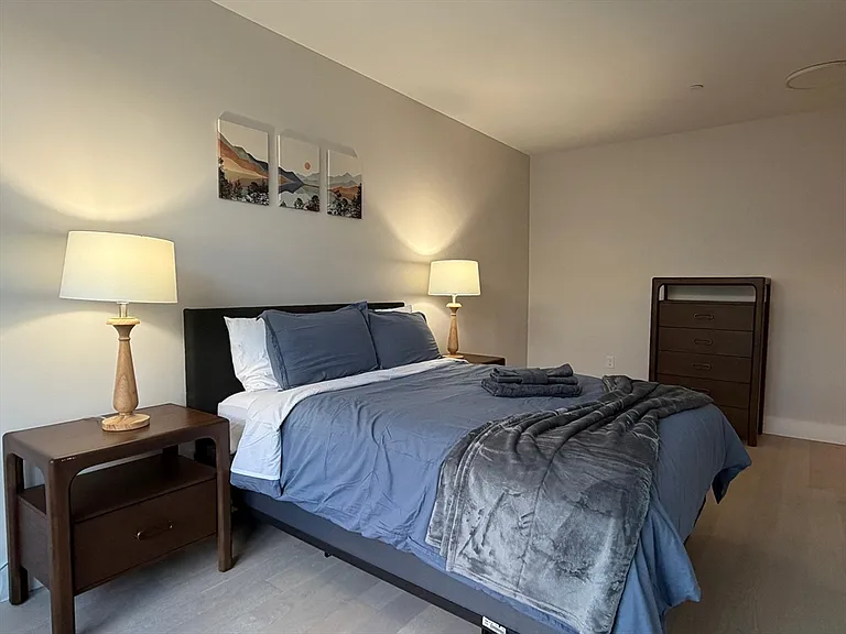 425 Border St #405 — Photo 12
