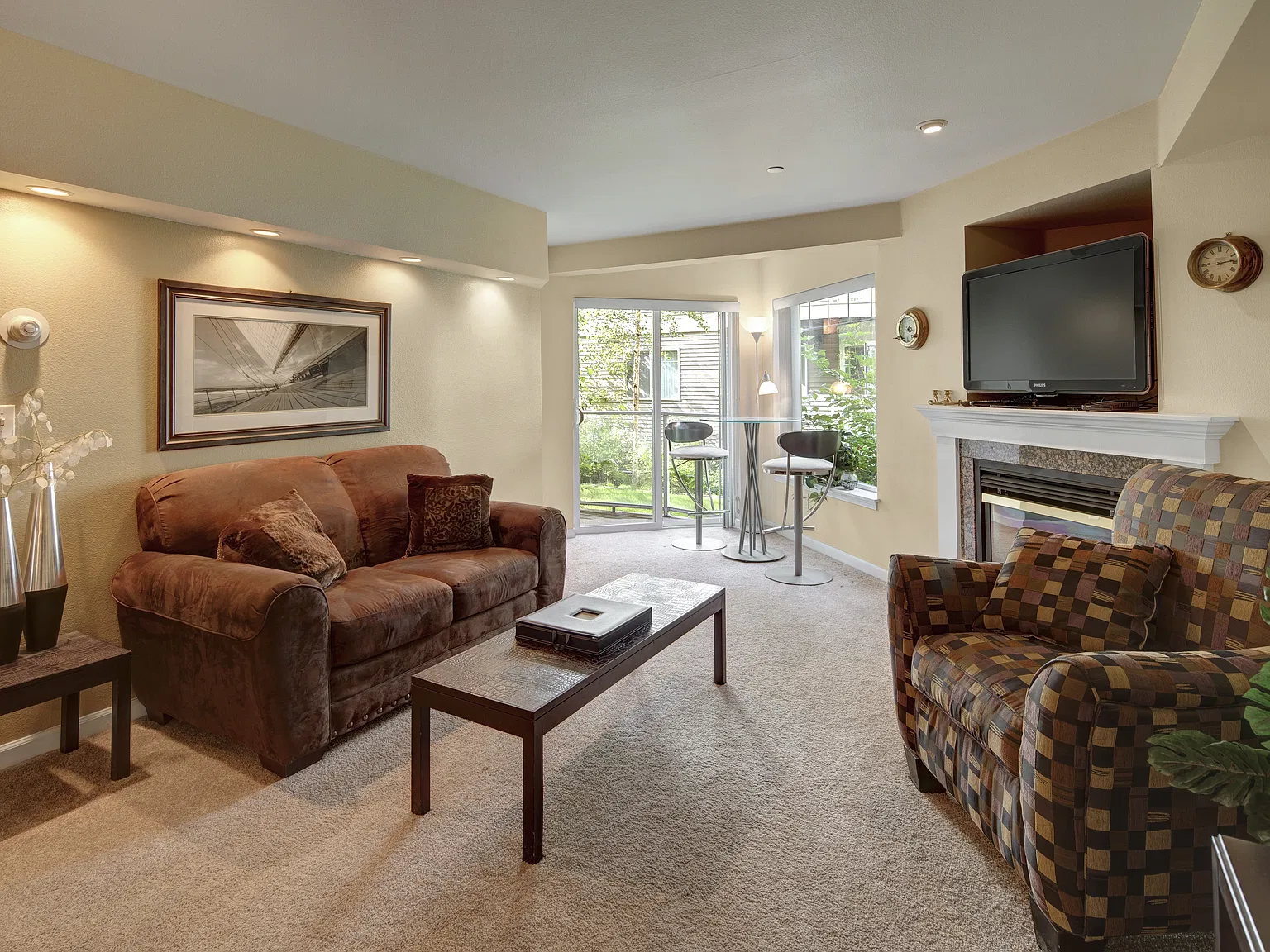 Admirals Cove — Photo 4