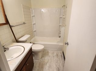450 S Dearborn Ave APT 4, Kankakee, IL 60901