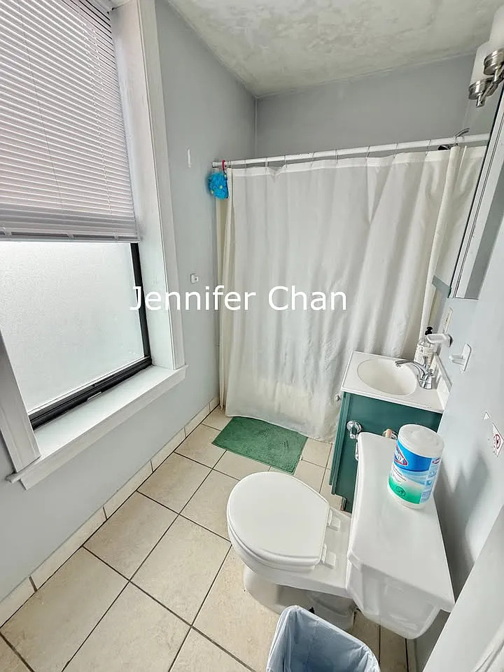 4 bed, 1200 sqft, $4,400 — Photo 4