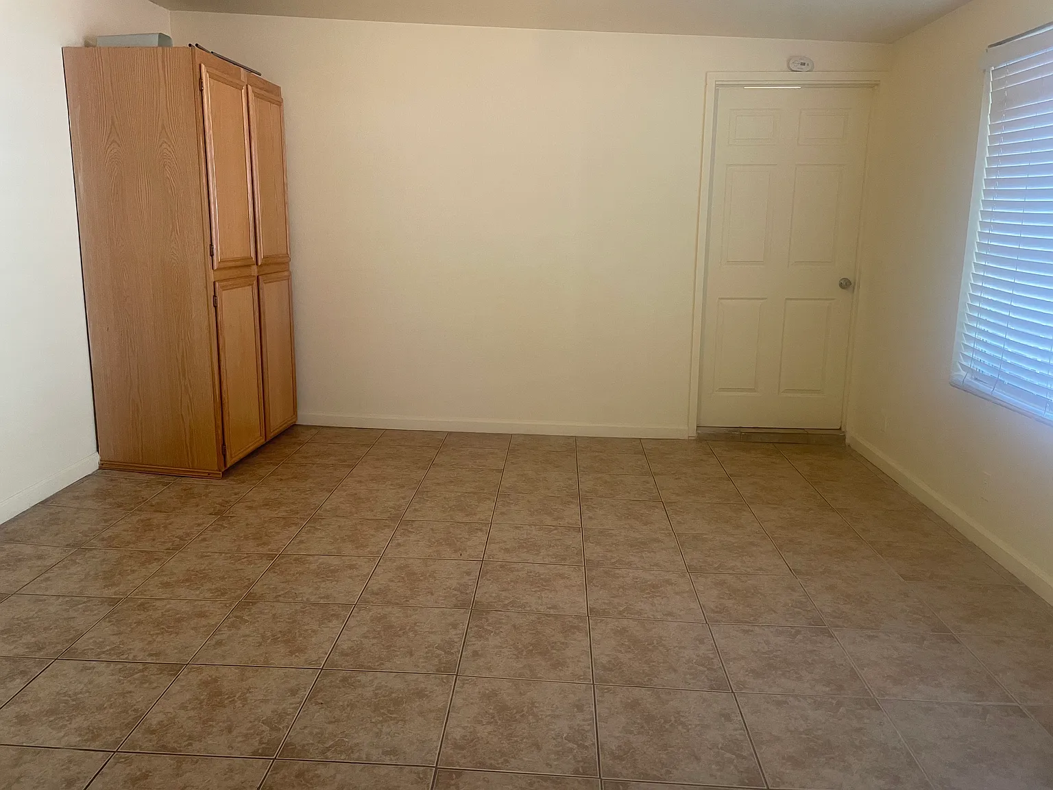 2 bed, 800 sqft, $1,700 — Photo 3