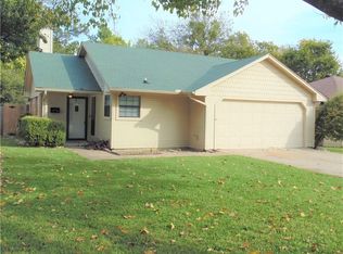 219 Oak St, Lancaster, TX 75146