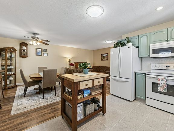 3rd image of 3021 Bank Rd