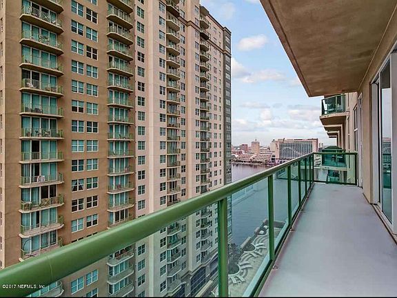 Wrap balcony 