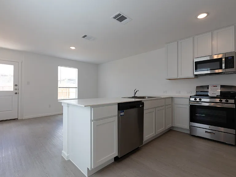 6749 Marble Rdg — Photo 6