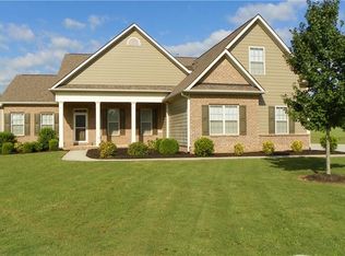 5 Sparrow Dr, Williamston, SC 29697