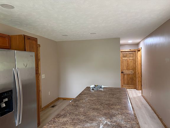 4th image of 127 Bradshaw Dr