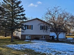 1402 Ridgeview Ter NE, Alexandria, MN 56308