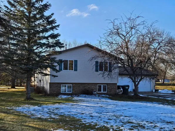1402 Ridgeview Ter NE, Alexandria, MN 56308