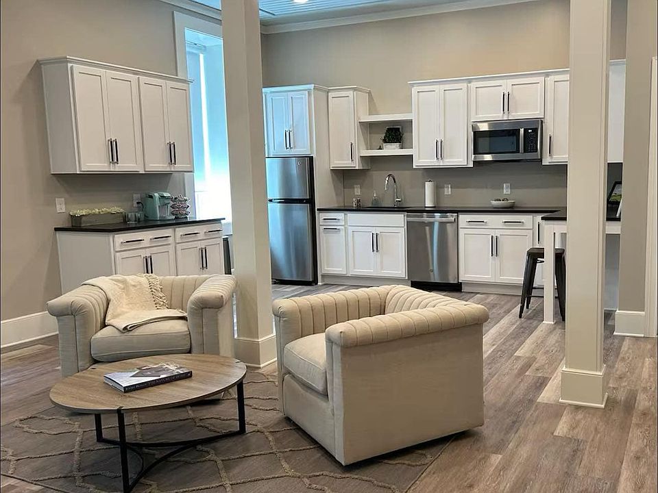 1st image of 35 N Main St #2