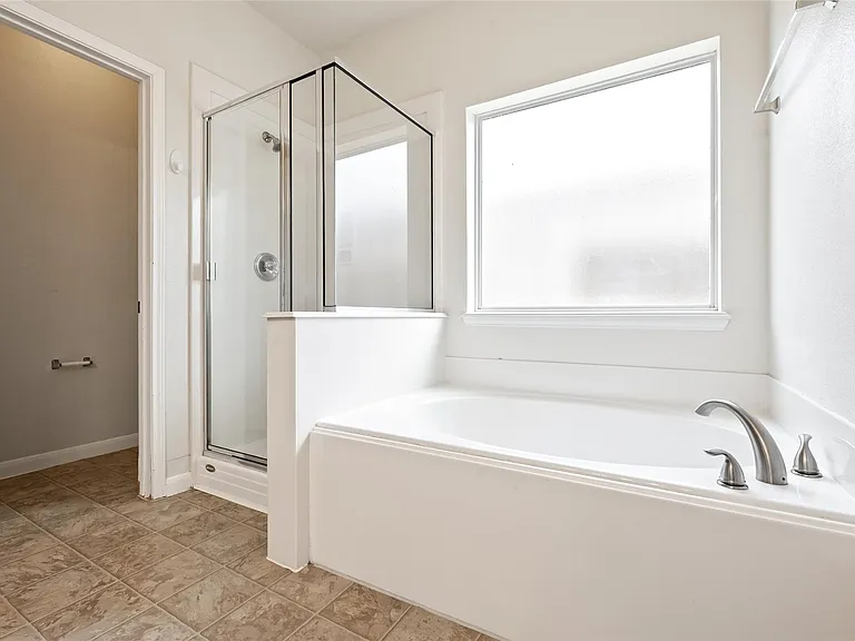 8618 E Highlands Xing — Photo 17