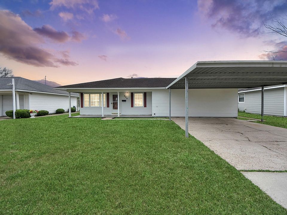 1st image of 900 S Circle Dr