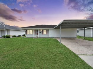 900 S Circle Dr, Baytown, TX 77520
