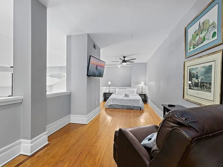 404 N Laurel Ave #42 — Photo 15