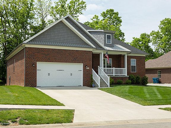2nd image of 903 Abingdon Ln