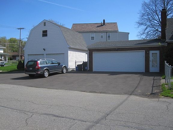 2nd image of 105 Cottage Ave