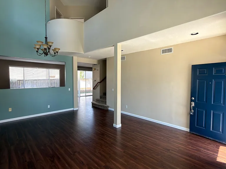 205 Venetia Way — Photo 3