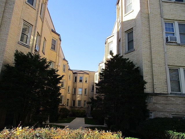 1st image of 421 Wisconsin Ave APT 3