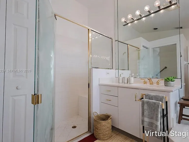 7577 Caprio Dr — Photo 12