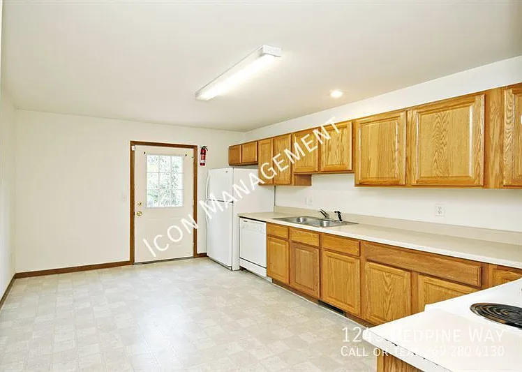 1245 Redpine Way — Photo 6