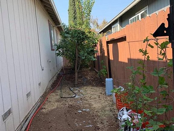 4th image of 111 W Lake Dr