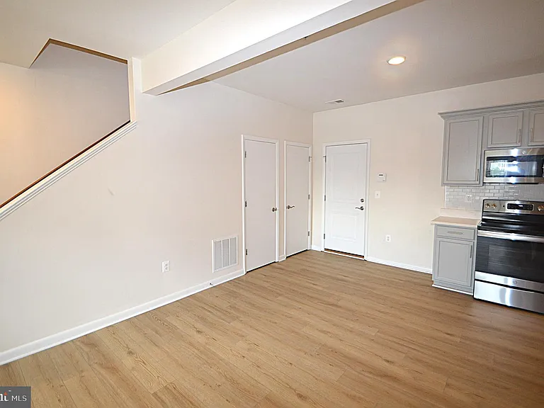 20508 Milbridge Ter — Photo 8