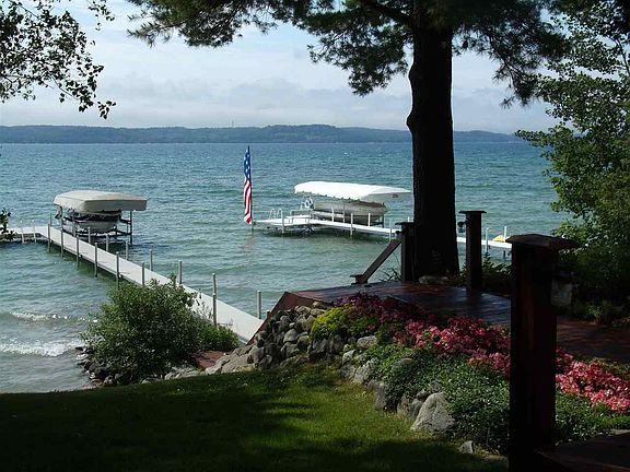 4th image of 5122 SE Torch Lake Dr