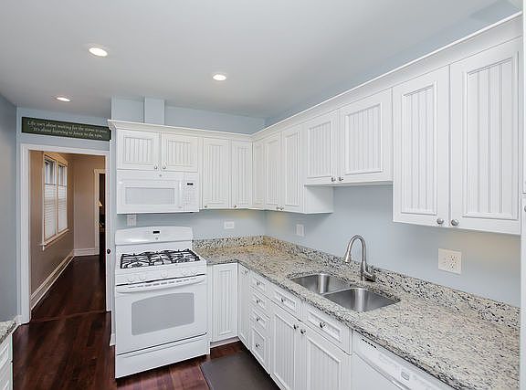 4th image of 5727 N Melvina Ave