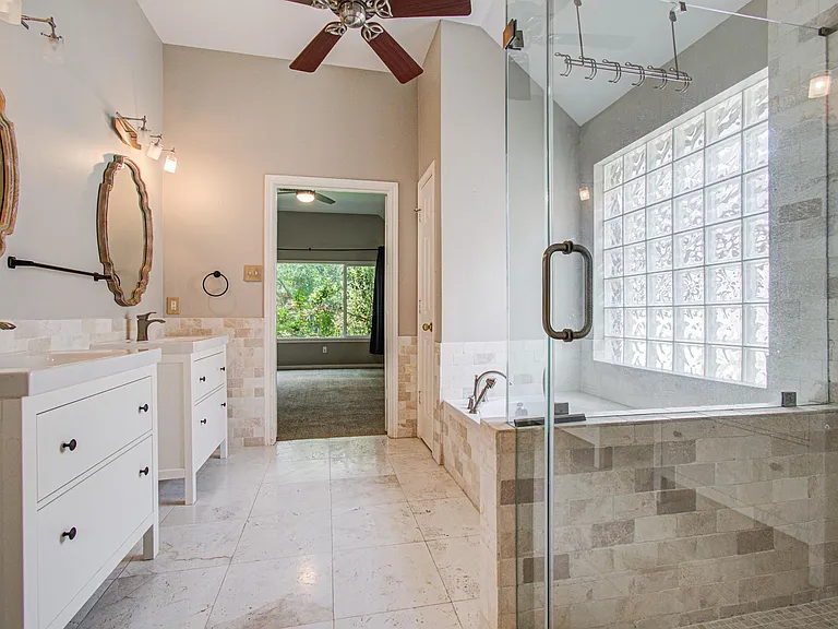 22539 Bristolwood Ct — Photo 24