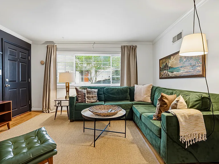 410 Candler Park Dr #B-3 — Photo 3