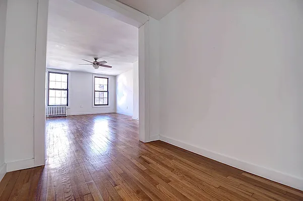 Rented by Urbane Brokerage | media 1