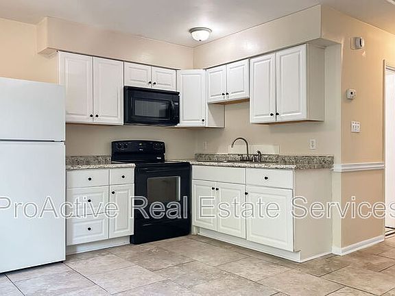 4th image of 312 Ashlawn Dr APT 5